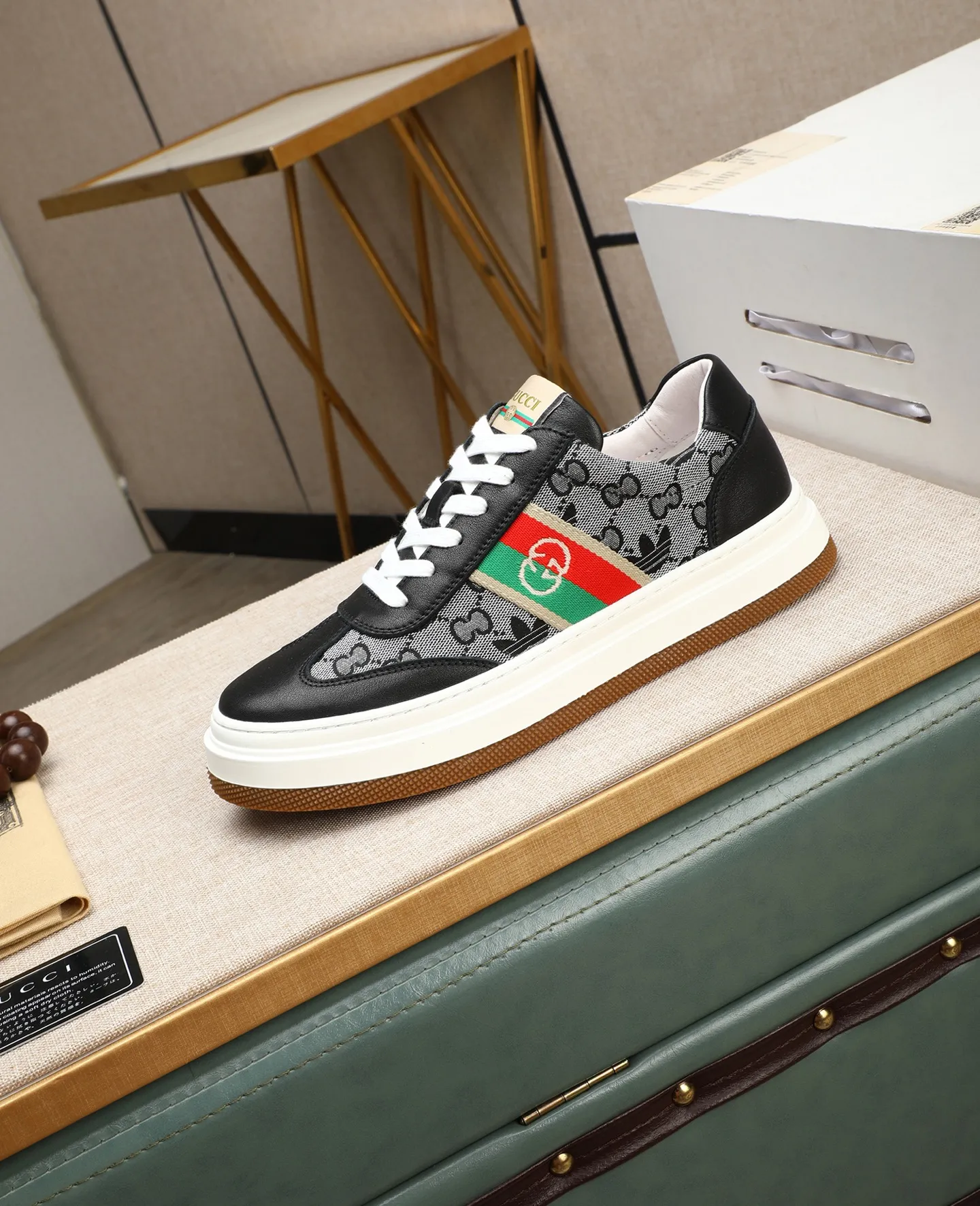Men's shoes 💰420 GUCCI🔍🔍The latest model is available at the counter simultaneously. Original calfskin imported from Italy, genuine leather lining, (high-end, extravagant and classy) with exquisite workmanship. Sole: Original sole provided by the original factory. ⚠Exclusive double-layer movable molded sole is super comfortable⚠. Photographed in real life. 🎬The real thing is better. 🔍🔍"High quality·Follow the order" code number 38-44